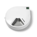 Eine Draufsicht auf den automatischen Fünf-Mahlzeiten-Haustierfutterspender in Weiß von Cat Mate, der für Katzen und kleine Hunderassen geeignet ist, auf weißem Hintergrund