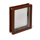 Eine seitliche Ansicht der Vorderseite der braunen Haustiertür Dog Mate für größere Hunde mit einer undurchsichtigen Platte und einem klaren Fenster innerhalb der Platte auf weißem Hintergrund