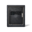 Vorderansicht einer großen grauen Haustiertür mit einer undurchsichtigen Klappe, die ein klares Fenster in geschlossener Position auf weißem Hintergrund enthält