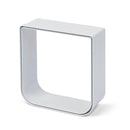 Ein einzelner weißer Cat Mate-Wandadapter, der mit den Haustierklappen 234 und 235 kompatibel ist, vor weißem Hintergrund.