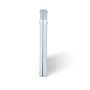 Eine Seitenansicht der weißem  Katzenklappe von Cat Mate, die selbstauskleidend bis zu einem halben Zoll dick ist, auf weißem Hintergrund