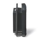 Eine Seitenansicht der grauen mikrochip-aktivierten Katzenklappe, die selbstausrichtend bis zu 3 3/8 Zoll ist und in Wände und verschiedene Türtypen einschließlich Metall/UPVC und Holz eingebaut werden kann, vor einem weißen Hintergrund.