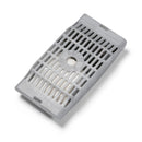 Eine Ansicht der Rückseite des grauen Kunststoffgehäuses, das den dreistufigen Filter enthält, vor einem weißen Hintergrund